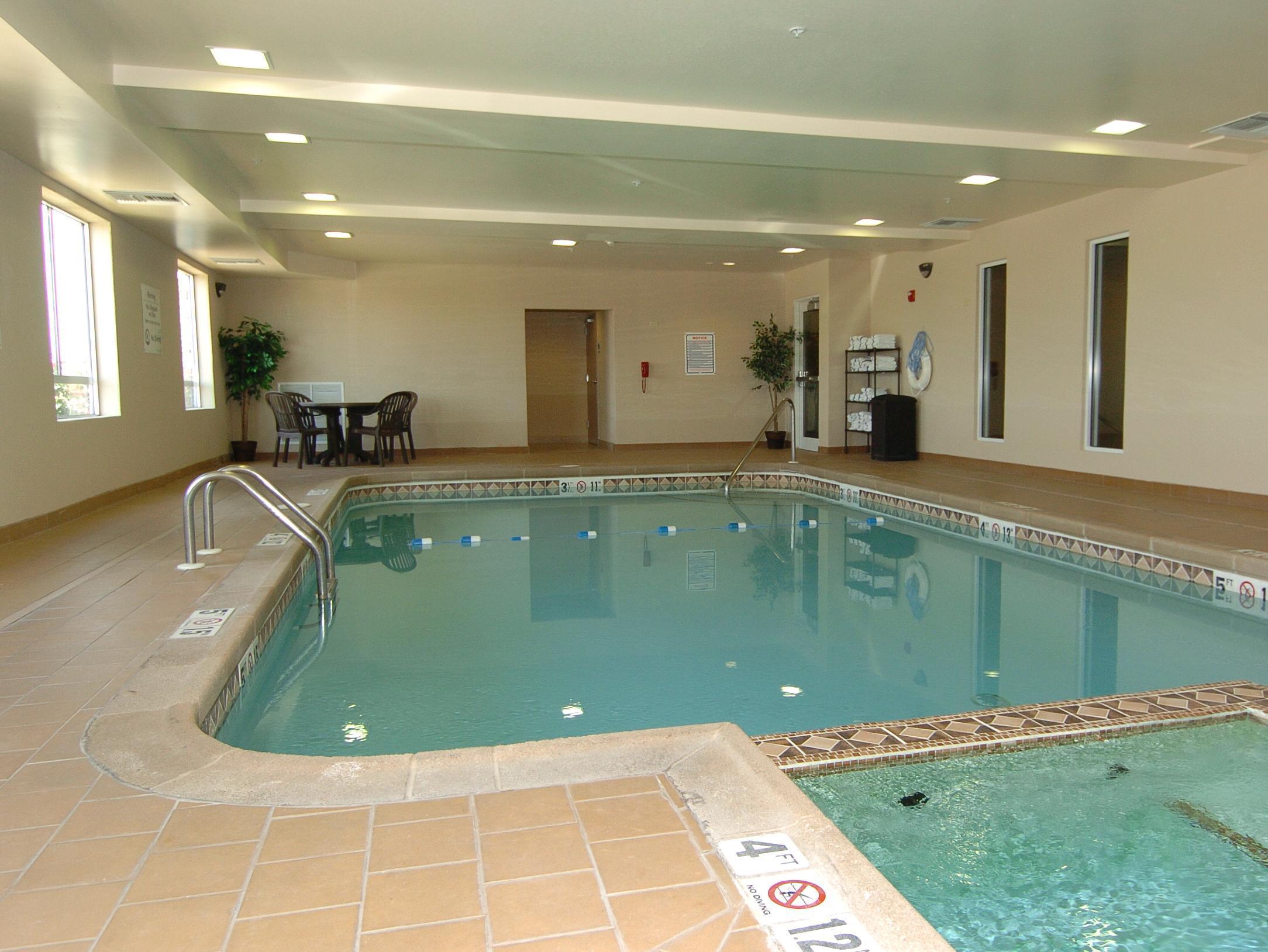Holiday Inn Express Hutchison By Ihg Hutchinson Exteriör bild
