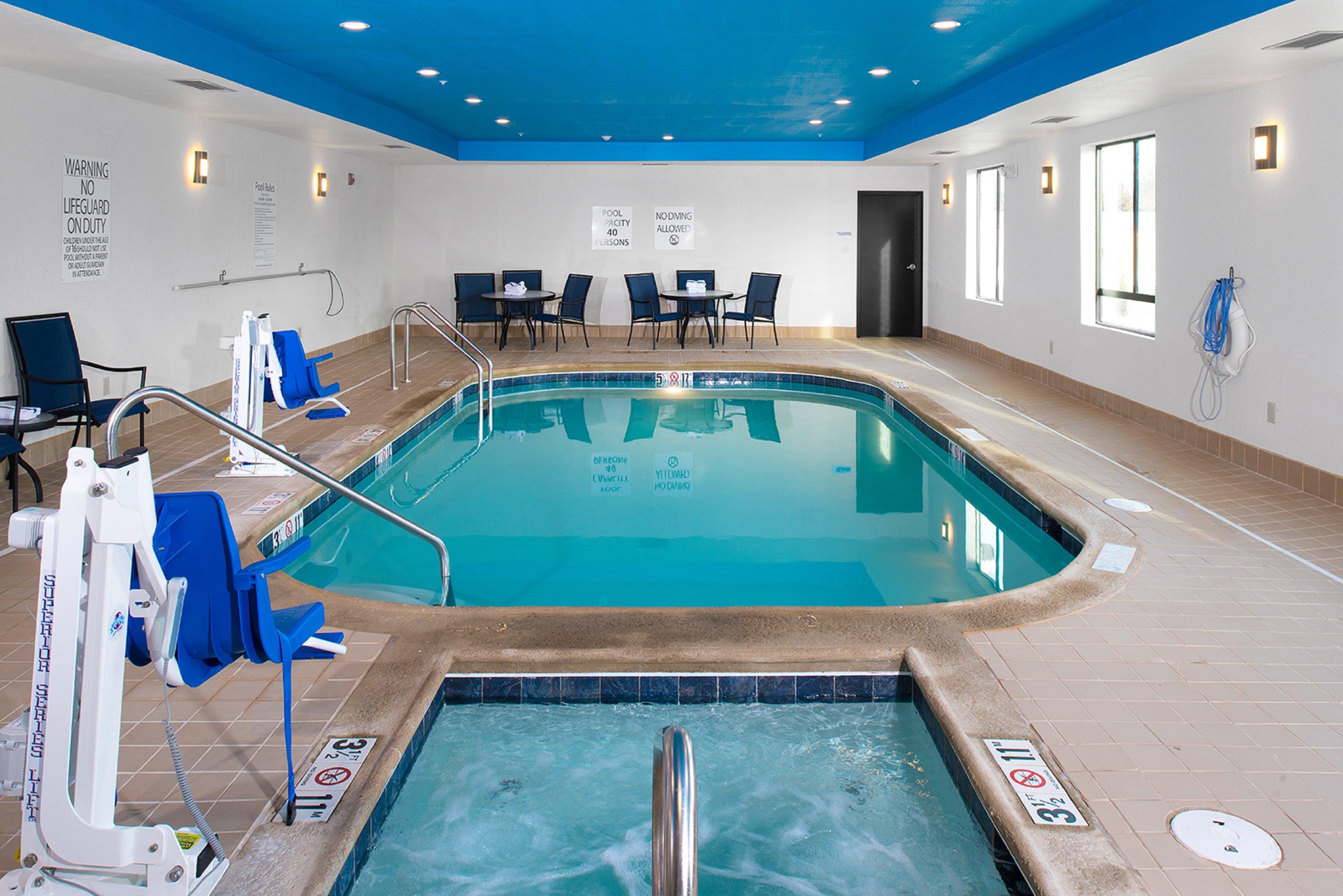 Holiday Inn Express Hutchison By Ihg Hutchinson Exteriör bild