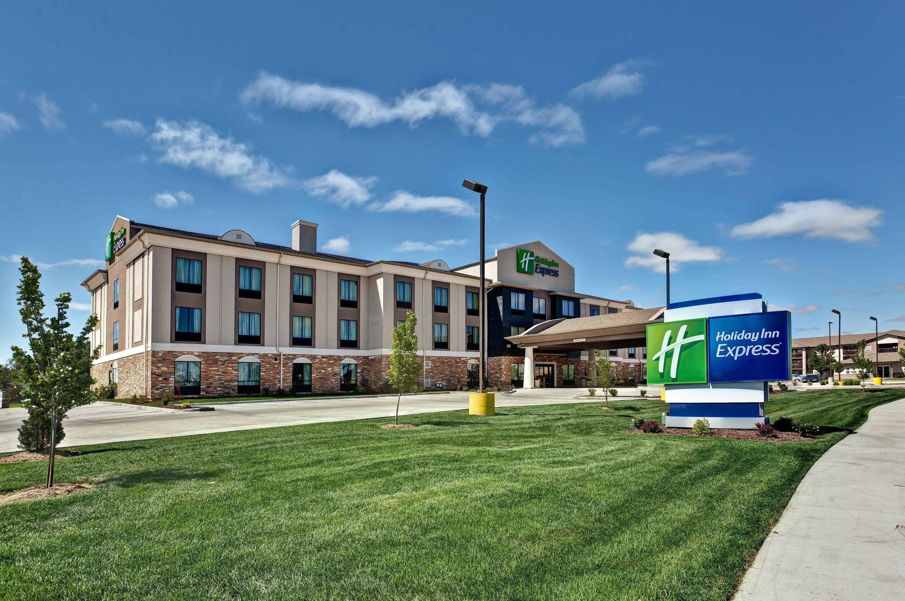 Holiday Inn Express Hutchison By Ihg Hutchinson Exteriör bild