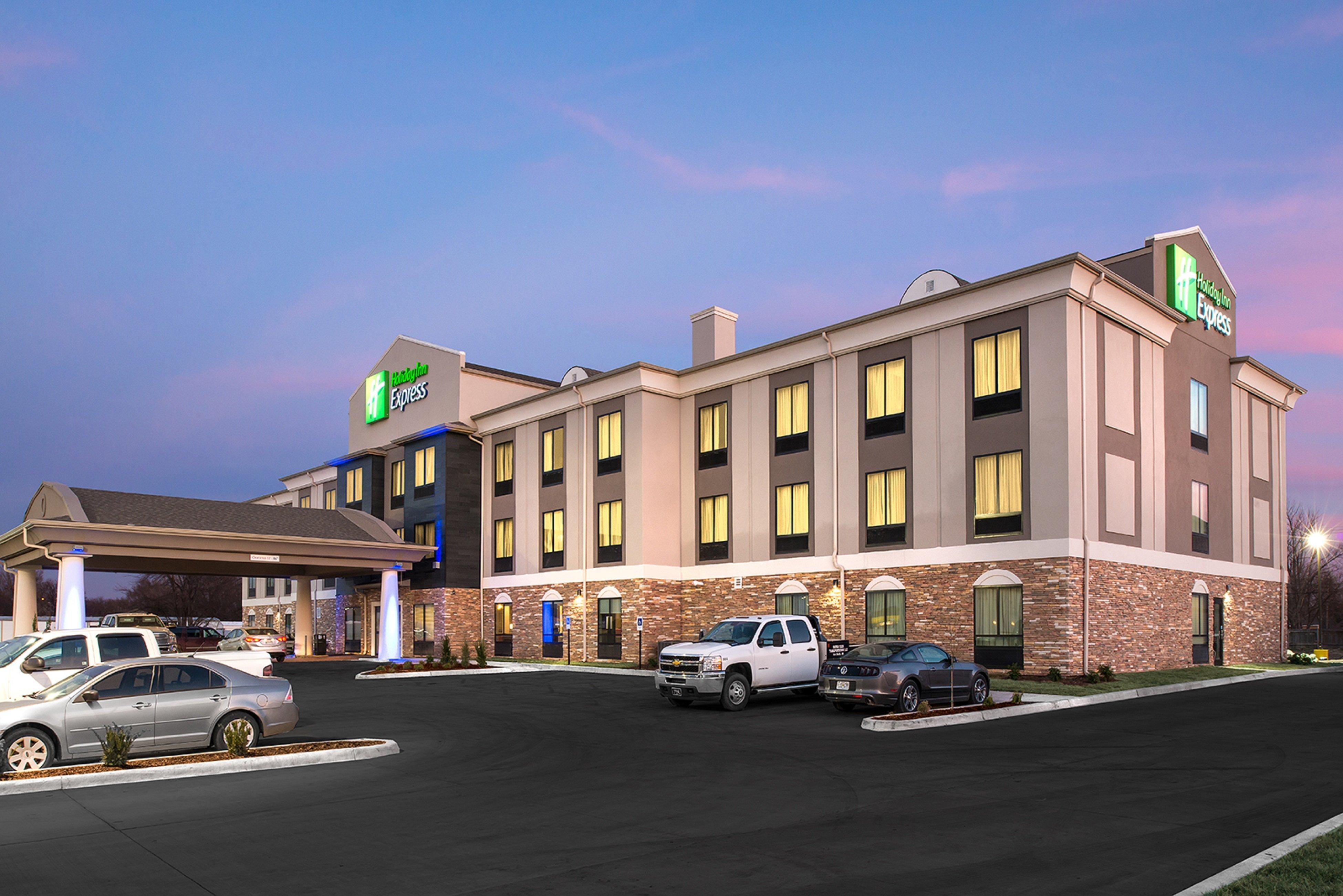 Holiday Inn Express Hutchison By Ihg Hutchinson Exteriör bild