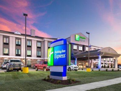 Holiday Inn Express Hutchison By Ihg Hutchinson Exteriör bild